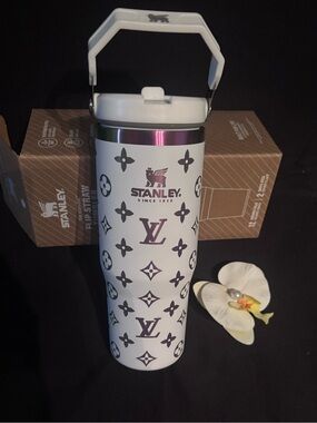 Stanley White Travel Tumbler with iridescent Accent